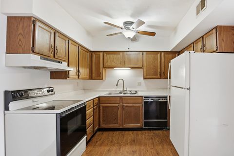 Tiny photo for 5102 25th Ave Ct Court #102, Moline, IL 61265 (MLS # 100000151)