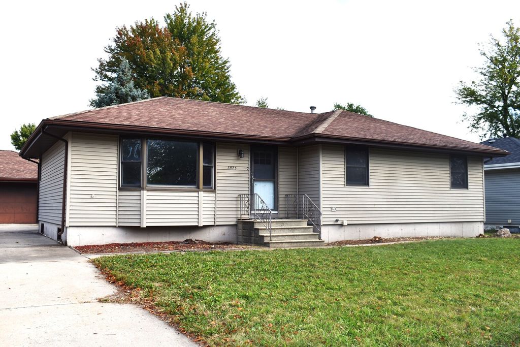 Photo for 3925 Pandola Avenue, Joliet, IL 60431 (MLS # 12493037)