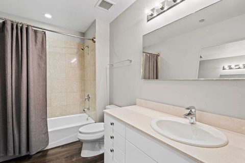 Tiny photo for 8 E RANDOLPH Street #3004, Chicago, IL 60601 (MLS # 12493958)