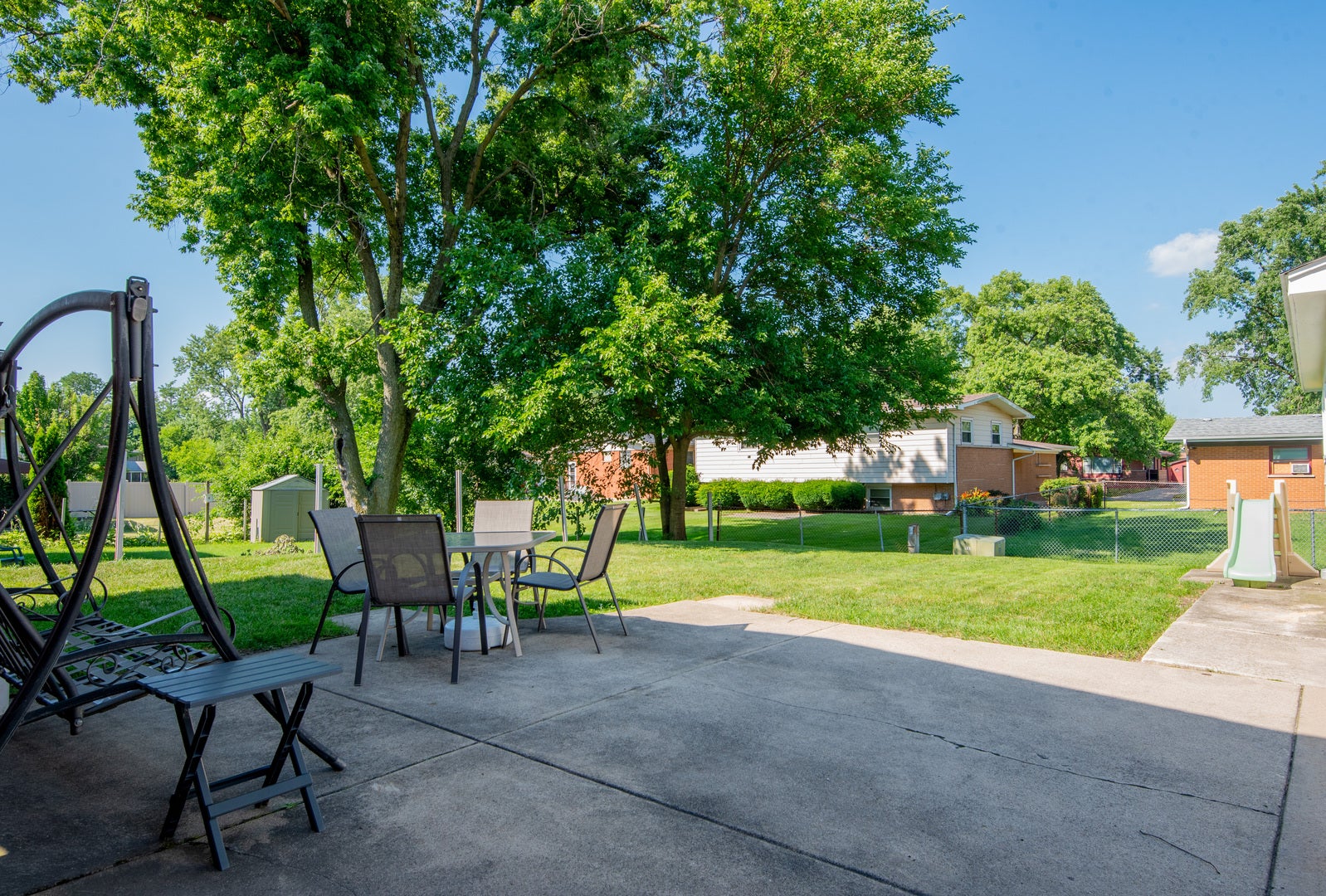 327 W Holly Court
