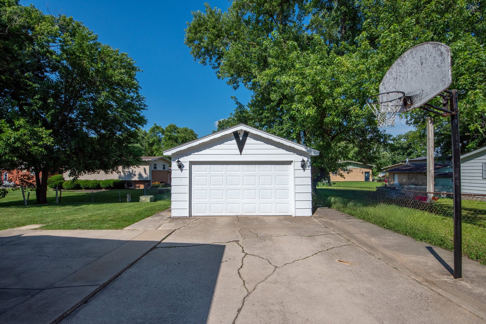 327 W Holly Court