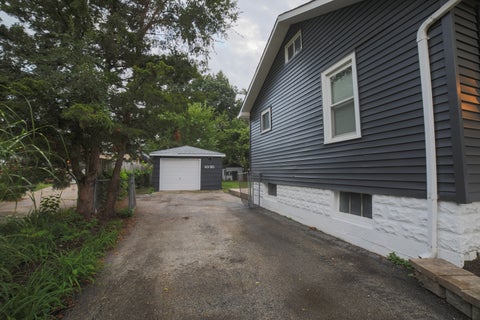 Tiny photo for 1030 Charles Street, Aurora, IL 60506 (MLS # 12762280)