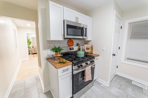 Tiny photo for 1030 Charles Street, Aurora, IL 60506 (MLS # 12762280)