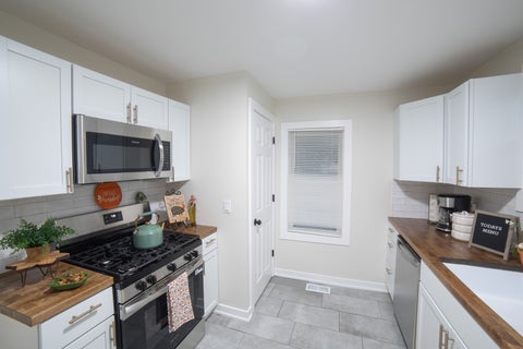 Tiny photo for 1030 Charles Street, Aurora, IL 60506 (MLS # 12762280)