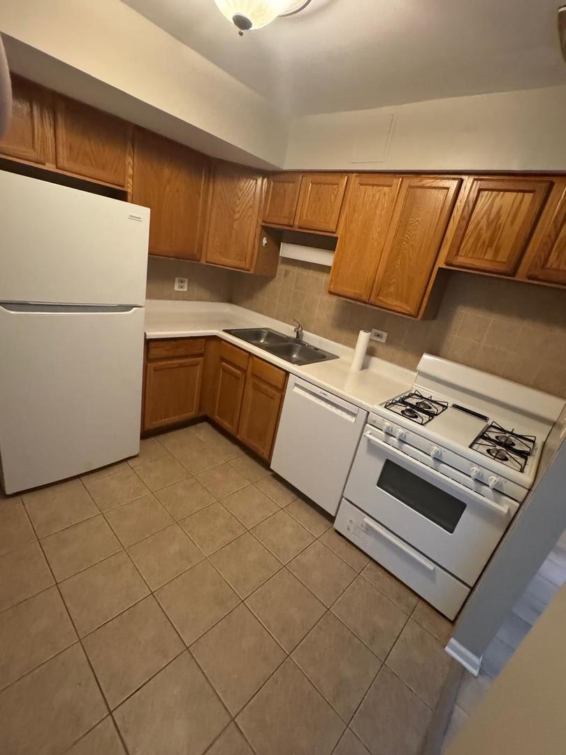 1477 Winslowe Drive 102