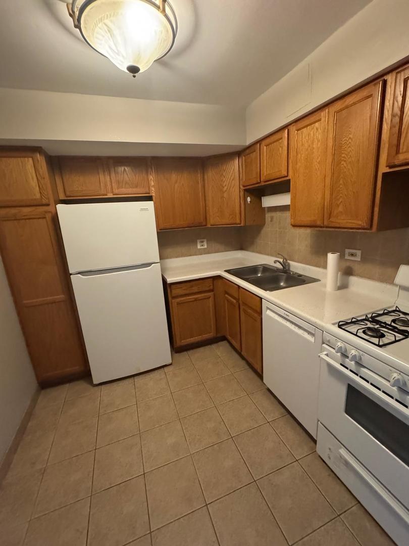 1477 Winslowe Drive 102