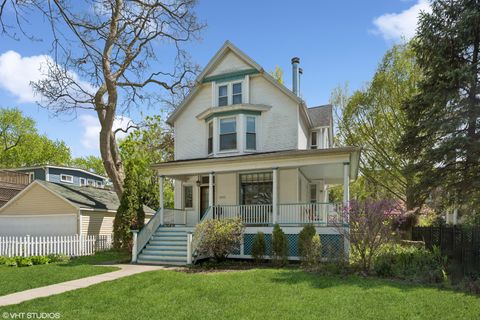 1911 W Greenleaf Avenue Chicago IL 60626