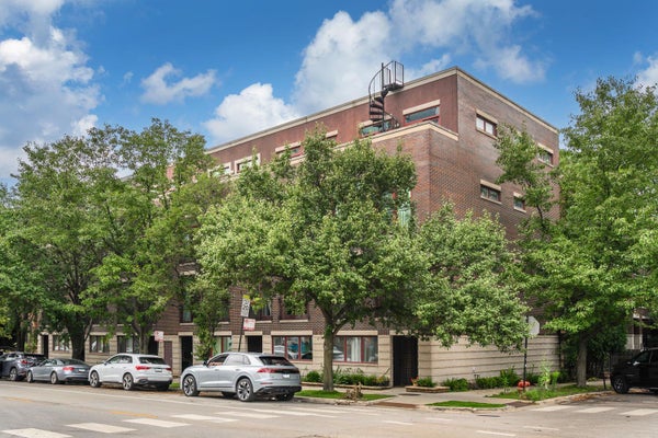 942 W HUBBARD ST, CHICAGO, IL 60642 - Image c0ee58bbee7c6f8075678f5db2ccb448/722266597
