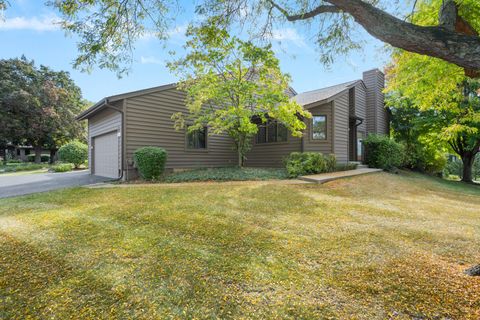 Photo of 106 Sumac Court, St. Charles, IL 60174 (MLS # 12457048) Photo of 106 Sumac Court, St. Charles, IL 60174 (MLS # 12457048)