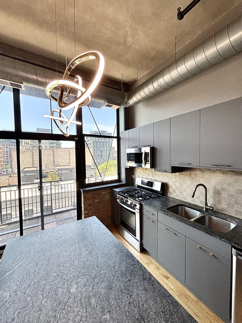 817 W Washington Boulevard 507