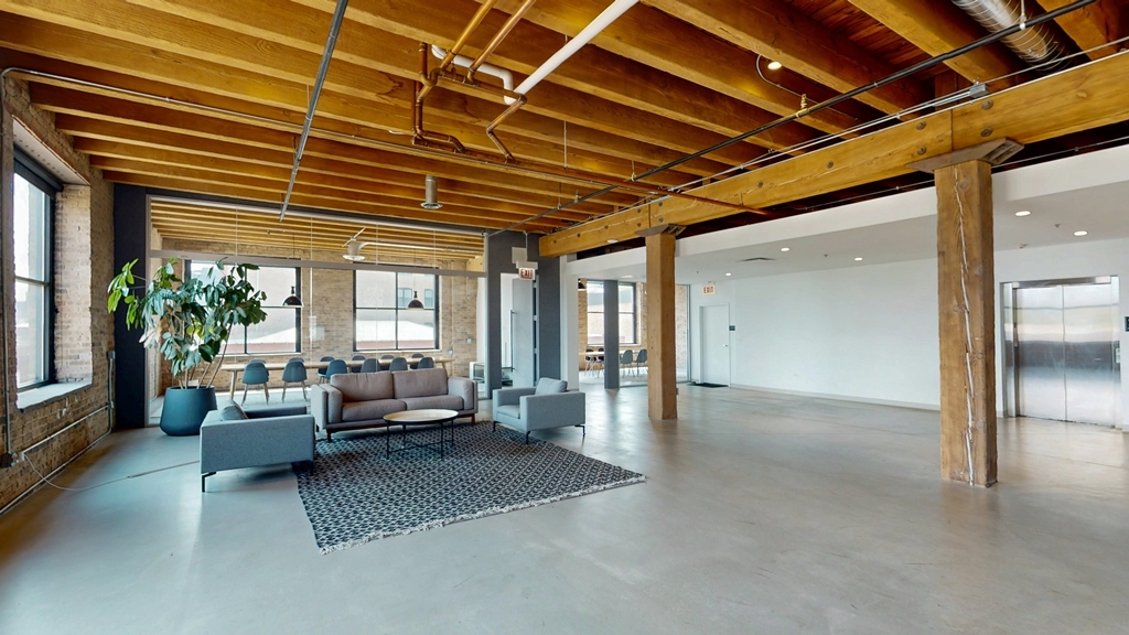 1500 W Carroll Avenue