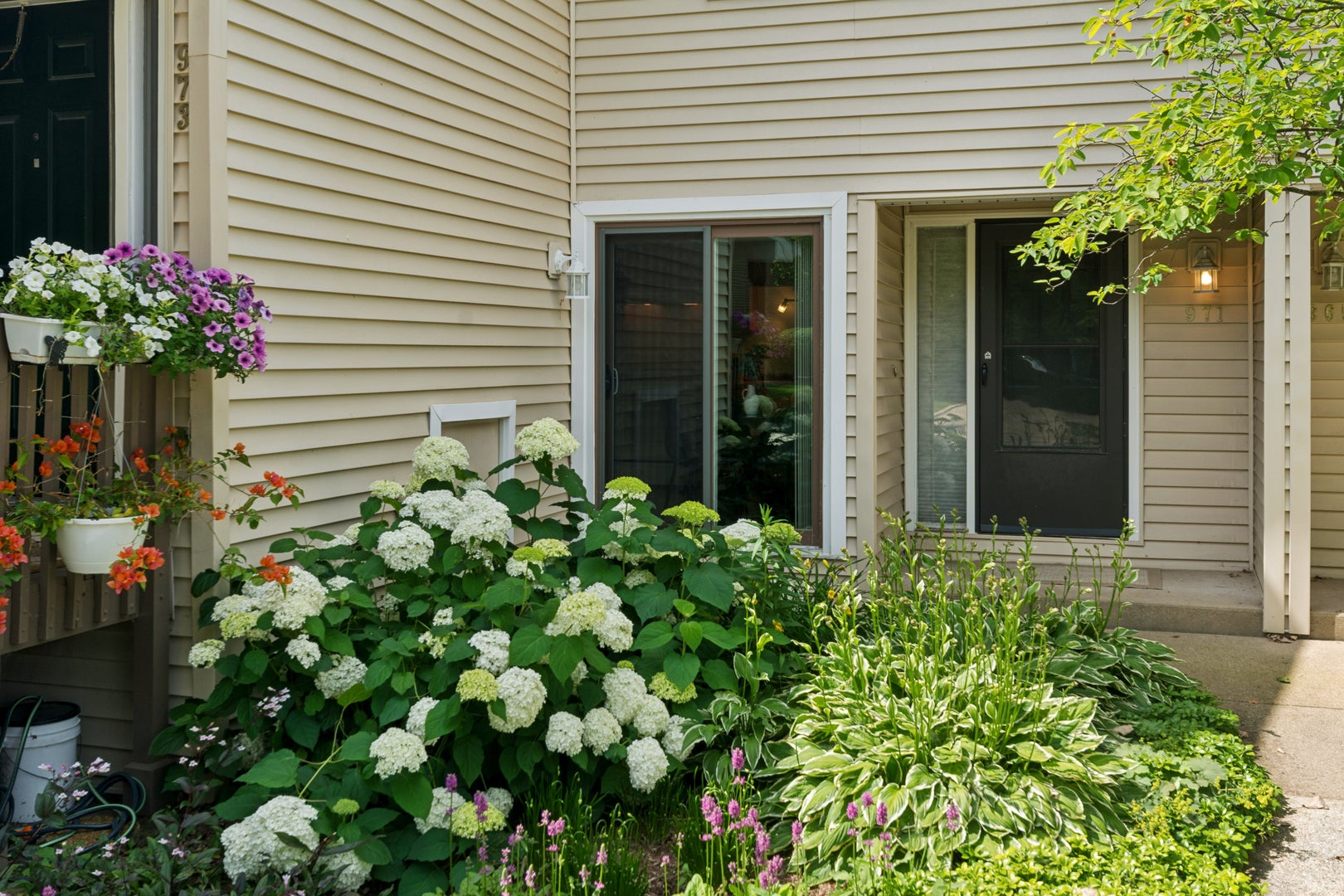 971 HIDDEN LAKE Drive