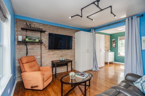 Tiny photo for 2227 N Kimball Avenue #1E, Chicago, IL 60647 (MLS # 12467376)