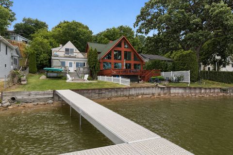 Tiny photo for 107 Hillside Court, Fox Lake, IL 60020 (MLS # 12649301)