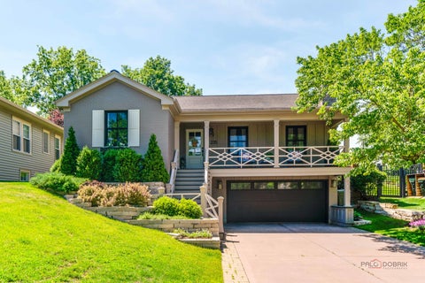 Photo of 235 Coolidge Avenue, Barrington, IL 60010 (MLS # 12662640)