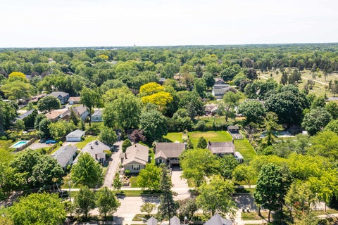 Tiny photo for 235 Coolidge Avenue, Barrington, IL 60010 (MLS # 12662640)