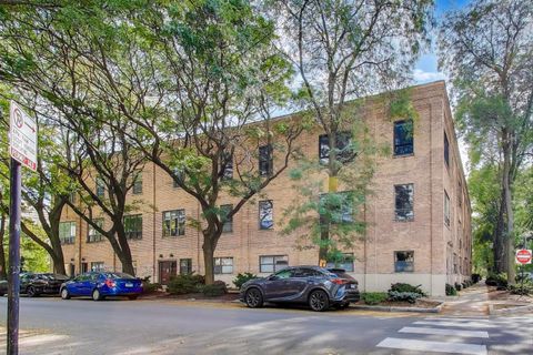 Photo of 1323 W BELDEN Avenue #E1, Chicago, IL 60614 (MLS # 12494550)