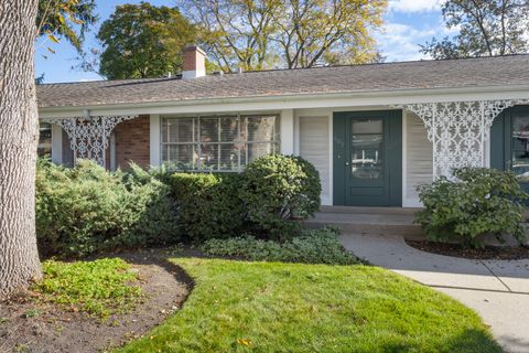 Photo of 609 Carriage Hill Drive, Glenview, IL 60025 (MLS # 12526168)