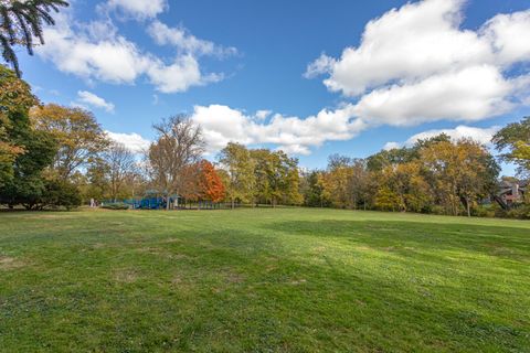 Tiny photo for 609 Carriage Hill Drive, Glenview, IL 60025 (MLS # 12526168)