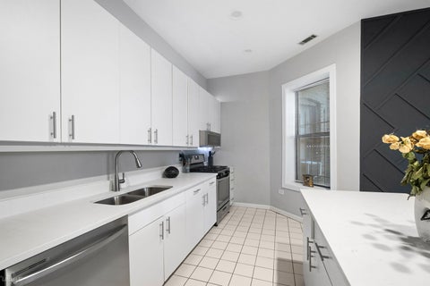 Tiny photo for 4354 N Kenmore Avenue #1N, Chicago, IL 60613 (MLS # 12773074)