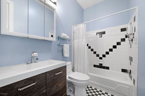 Tiny photo for 4354 N Kenmore Avenue #1N, Chicago, IL 60613 (MLS # 12773074)