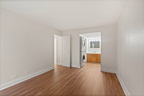 Tiny photo for 1975 Kenilworth Circle #B, Hoffman Estates, IL 60169 (MLS # 12496818)