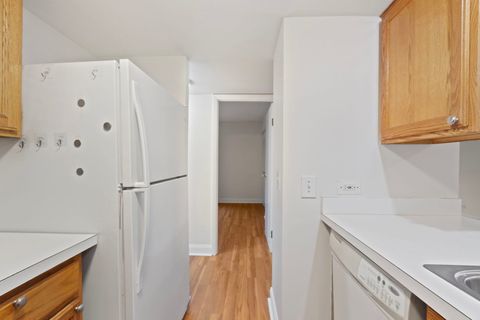 Tiny photo for 1975 Kenilworth Circle #B, Hoffman Estates, IL 60169 (MLS # 12496818)