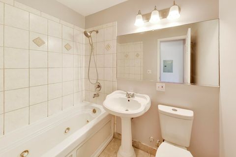 Tiny photo for 7123 N Damen Avenue #6E, Chicago, IL 60645 (MLS # 12597596)