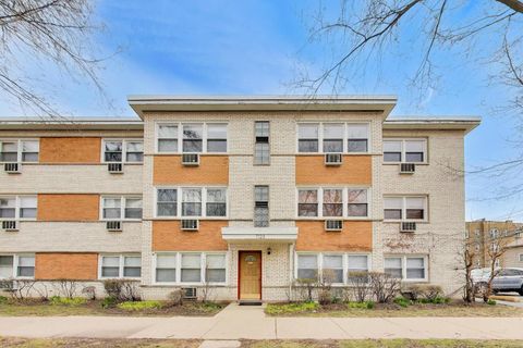 Photo of 7123 N Damen Avenue #6E, Chicago, IL 60645 (MLS # 12597596)