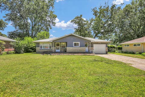 Photo of 1804 Mcdonald Drive, Champaign, IL 61821 (MLS # 12659783)