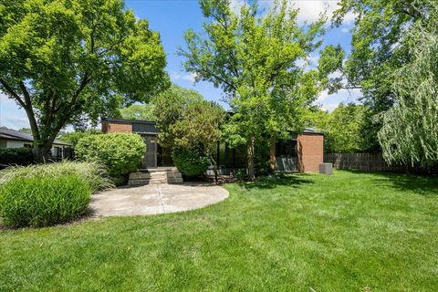 Tiny photo for 319 Hastings Avenue, Highland Park, IL 60035 (MLS # 12679471)