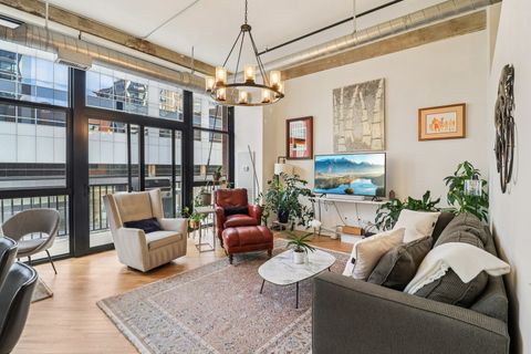 Tiny photo for 210 S DESPLAINES Street #304, Chicago, IL 60661 (MLS # 12605405)