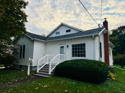 Tiny photo for 506 9th Avenue, Mendota, IL 61342 (MLS # 12794805)
