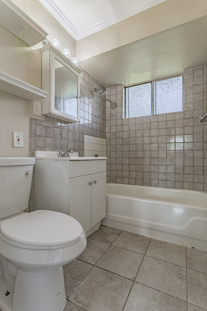 Streamwood, Illinois 60107, United States, 3 Bedrooms Bedrooms, ,1 BathroomBathrooms,Residential,Active,209704