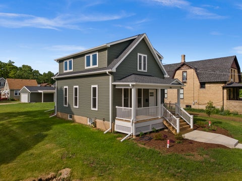 Photo of 790 Wing Street, Elgin, IL 60123 (MLS # 12766554)