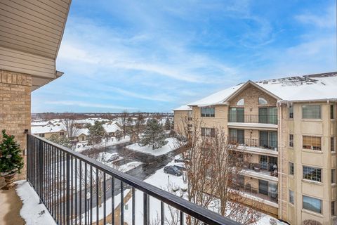 Tiny photo for 11901 Windemere Court #404, Orland Park, IL 60467 (MLS # 12528599)
