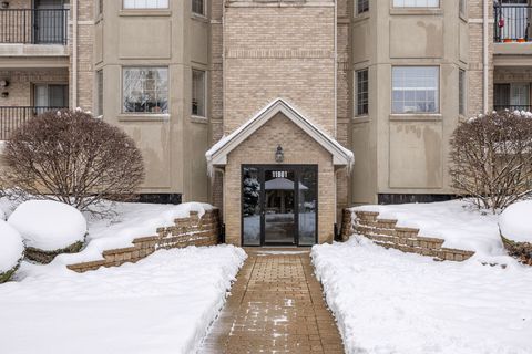 Tiny photo for 11901 Windemere Court #404, Orland Park, IL 60467 (MLS # 12528599)