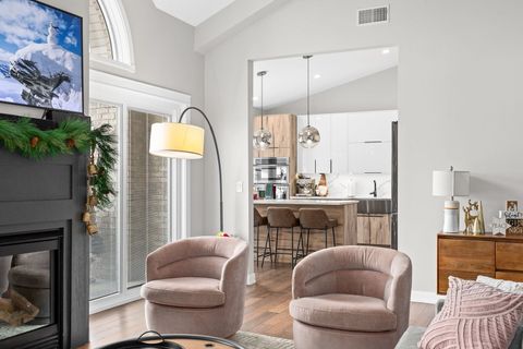 Tiny photo for 11901 Windemere Court #404, Orland Park, IL 60467 (MLS # 12528599)