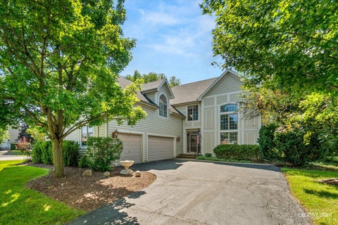 Photo of 4N468 S Robert Frost Circle, St. Charles, IL 60175 (MLS # 12775841)