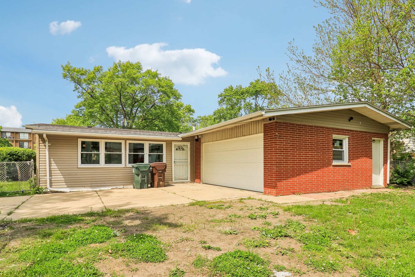 840 W Arquilla Drive