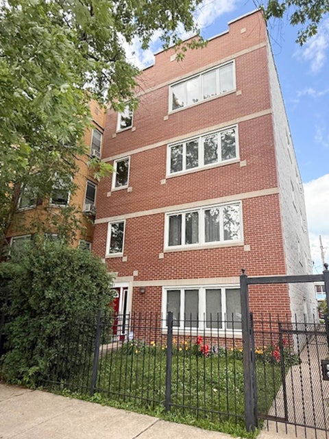 Photo of 6051 N Mozart Street #4, Chicago, IL 60659 (MLS # 12682017)