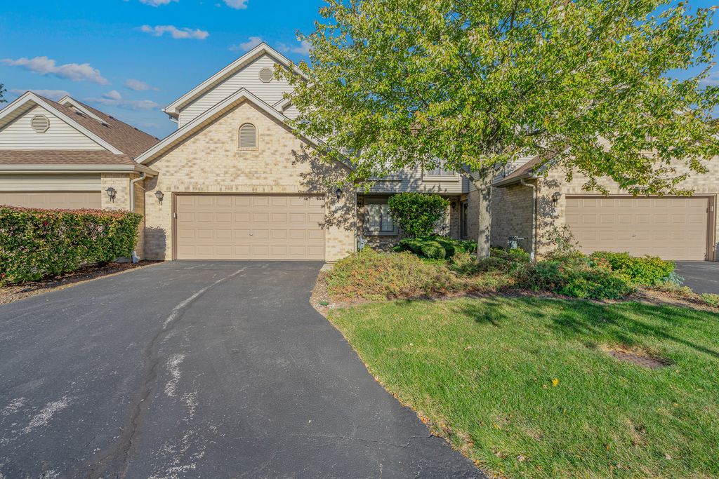 Photo for 1078 Amber Drive, Lemont, IL 60439 (MLS # 12382396)