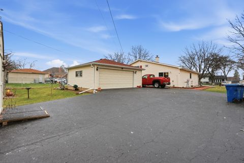 Tiny photo for 538 N West Avenue, Elmhurst, IL 60126 (MLS # 12586596)