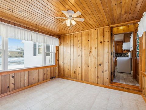 Tiny photo for 1456 W Garfield Street, Davenport, IA 52804 (MLS # 100000060)