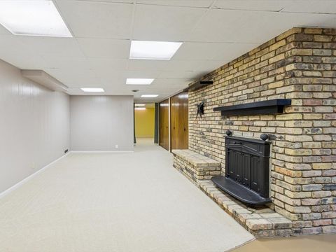 Tiny photo for 1456 W Garfield Street, Davenport, IA 52804 (MLS # 100000060)