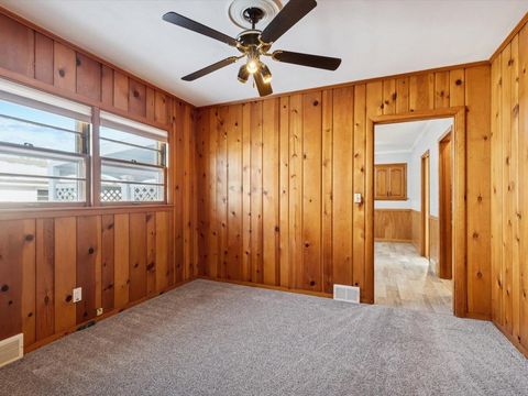 Tiny photo for 1456 W Garfield Street, Davenport, IA 52804 (MLS # 100000060)