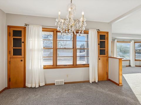 Tiny photo for 1456 W Garfield Street, Davenport, IA 52804 (MLS # 100000060)