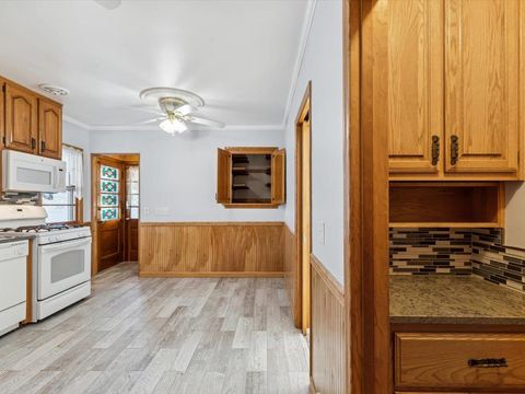 Tiny photo for 1456 W Garfield Street, Davenport, IA 52804 (MLS # 100000060)