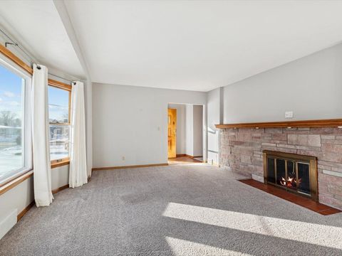 Tiny photo for 1456 W Garfield Street, Davenport, IA 52804 (MLS # 100000060)