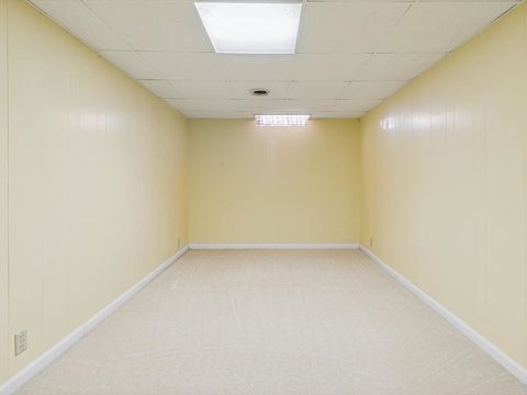 Tiny photo for 1456 W Garfield Street, Davenport, IA 52804 (MLS # 100000060)